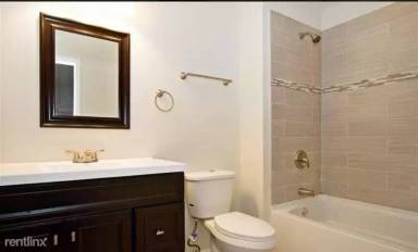 Main picture of 7824 S Greenwood Ave