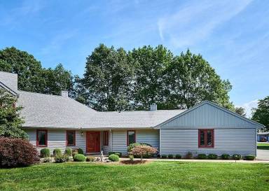 Main picture of 25 McIntosh Dr
