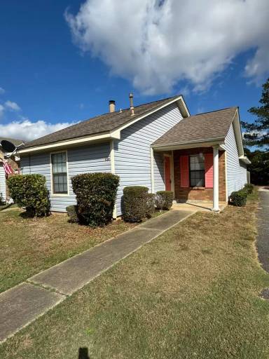 Main picture of 530 Hollow Wood Rd