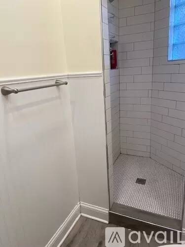 Main picture of 1121 W Patterson Ave