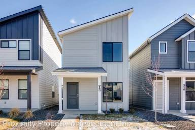 Main picture of 11073 W Crestwater Ln