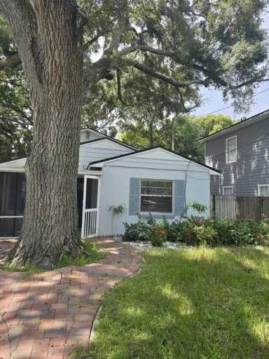 Main picture of 1200 Altaloma Ave