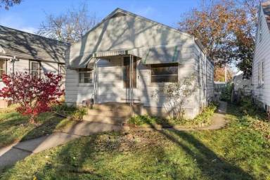 Main picture of 456 S 74th St