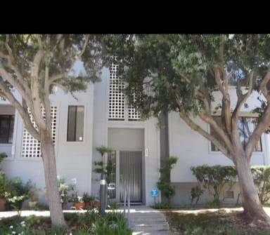 Main picture of 833 America Way