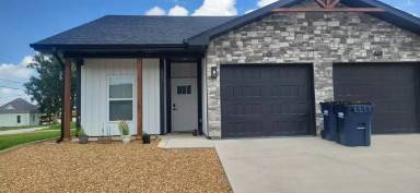 Main picture of 36 N Swan St
