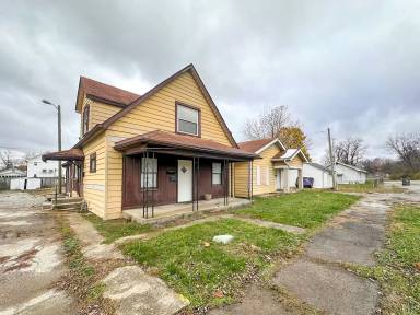 Main picture of 1530-1532 N Sherman Dr