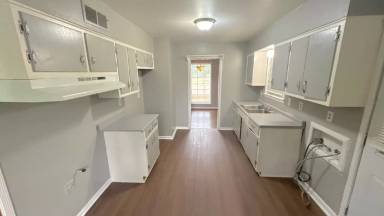 Main picture of 3338 Covington Pike