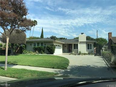 Main picture of 10434 Julius Ave