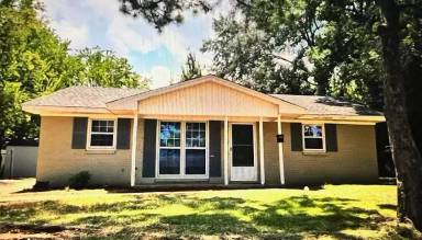 Main picture of 3070 Tremont St