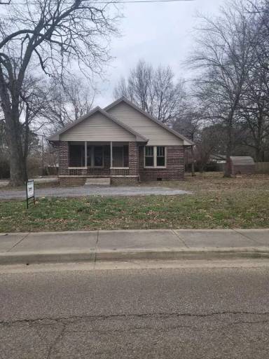 Main picture of 1801 W Nettleton Ave