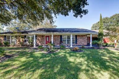 Main picture of 12567 Crestwood Dr