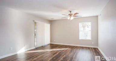 Main picture of 10107 W Roma Ave