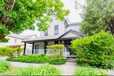 Main picture of 182 Lake Ave