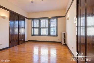 Main picture of 816 W Waveland Apartments