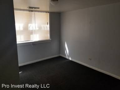 Main picture of 8307 S Ingleside Ave
