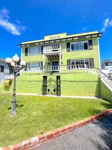 Main picture of 270 Cliff Dr