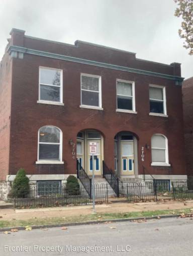 Main picture of 2704 Arsenal St