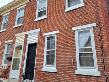 Main picture of 2325 Belgrade St