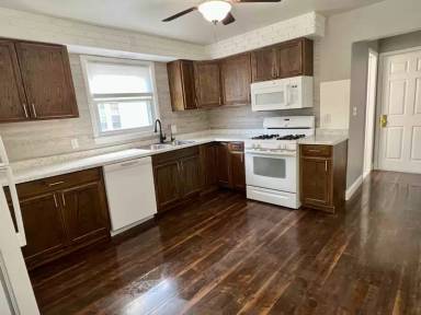 Main picture of 72 Reo Ave