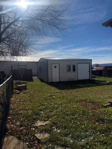 Main picture of 135 Flagstaff Way