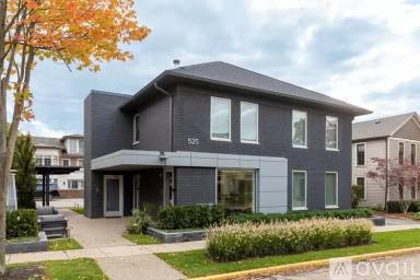 Main picture of 523 W Merrill St