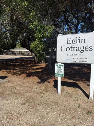 Main picture of 40 Eglin St