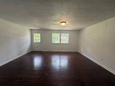 Main picture of 844 W Valley Ct