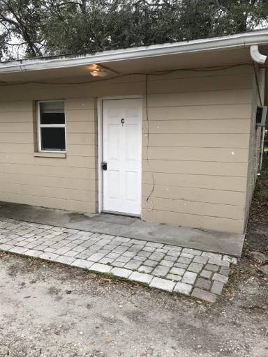 Main picture of 2420 Tanglewood St