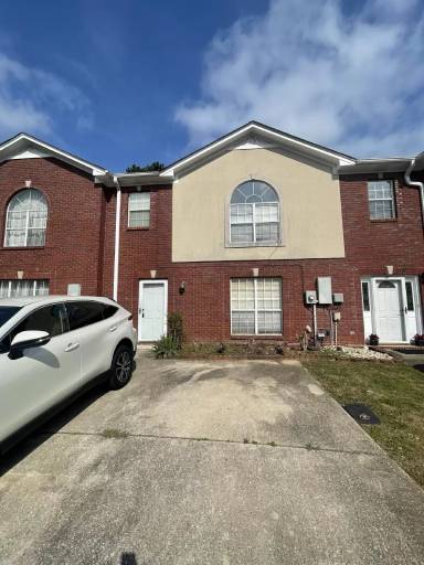 Main picture of 121 Sommersby Cir