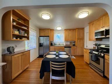 Main picture of 120 Clay St