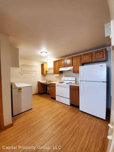 Main picture of 121 W Main St