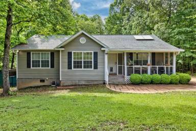 Main picture of 184 Winding Creek Way