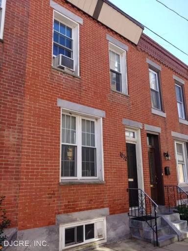 Main picture of 1232 Tree St