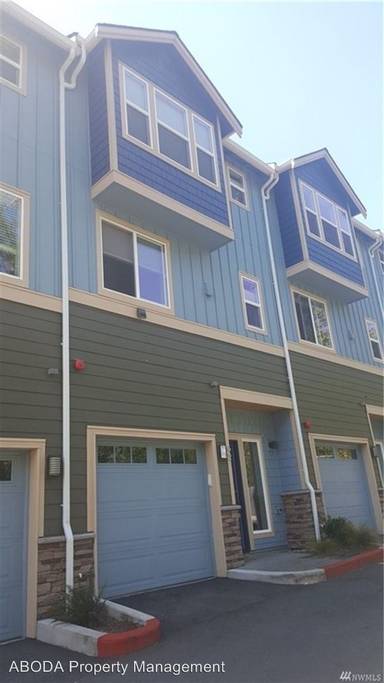 Main picture of 23000 NE 8th St