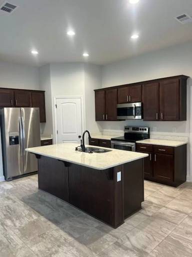 Main picture of 6914 Summerset Dr