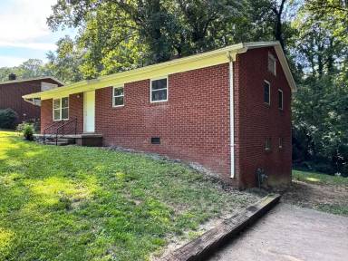 Main picture of 734 Vale St
