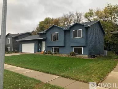 Main picture of 7408 W 66th St
