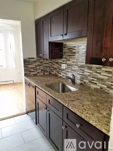 Main picture of 3710 N Pine Grove Ave