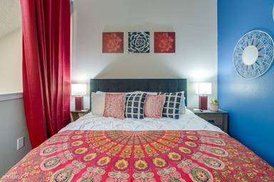 Main picture of 700 Garden Shadow Ln