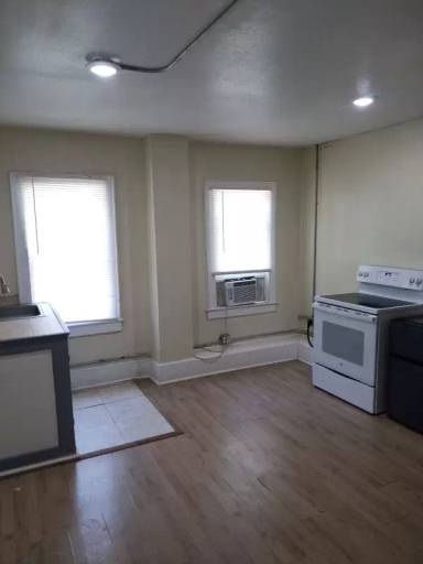 Main picture of 215 Civic St