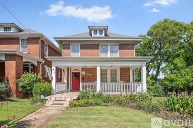 Main picture of 1017 E Martin Luther King Blvd