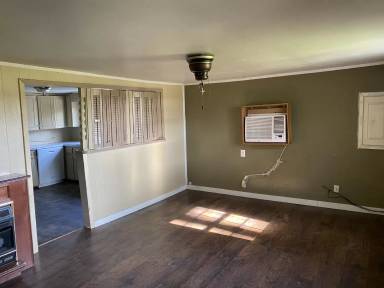 Main picture of 705 Lake St