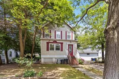 Main picture of 76 Forest St