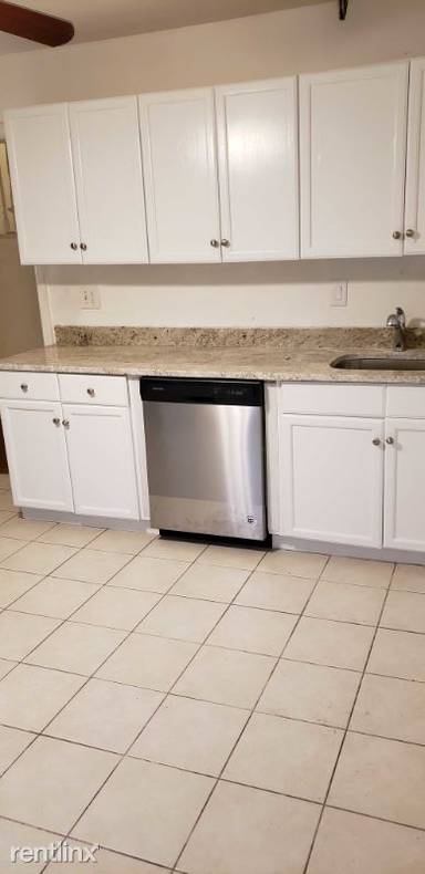 Main picture of 256 Elliot St