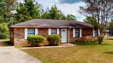 Main picture of 700 N Ouida St