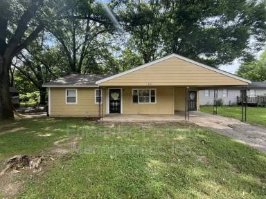 Main picture of 890 Dawn Dr