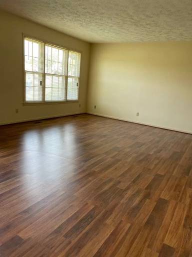 Main picture of 103 Picadilly Dr