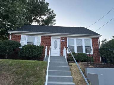 Main picture of 6618 22nd Pl