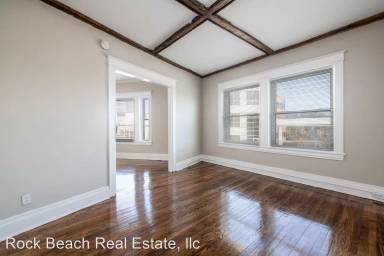 Main picture of 497 Clinton Ave S