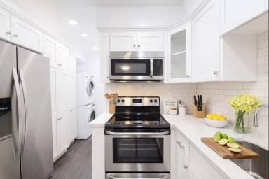 Main picture of 526 N Orlando Ave